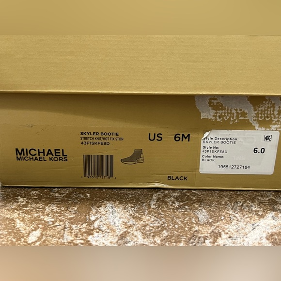 Michael Kors Skyler booties - Picture 5 of 6